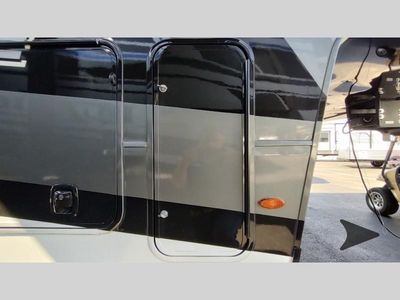 2025 Keystone RV Fuzion — photo 21 view