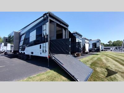 2025 Keystone RV Fuzion — photo 75 view