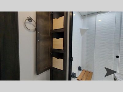 2025 Keystone RV Fuzion — photo 175 view