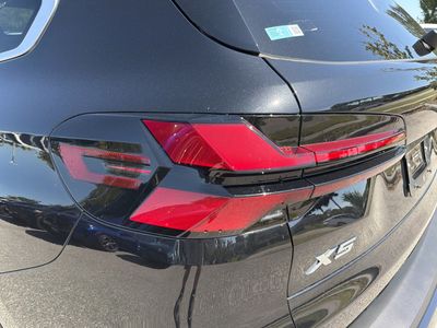 2026 BMW X5 — photo 10 view