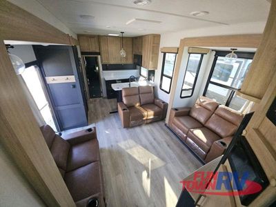 2025 Heartland Cyclone — photo 16 view