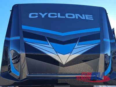 2025 Heartland Cyclone — photo 9 view