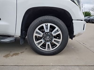 2019 Toyota Tundra — photo 17 view