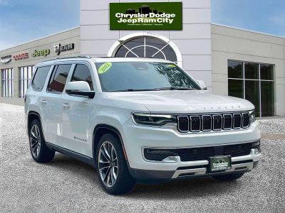 2022 Jeep Wagoneer — interior view