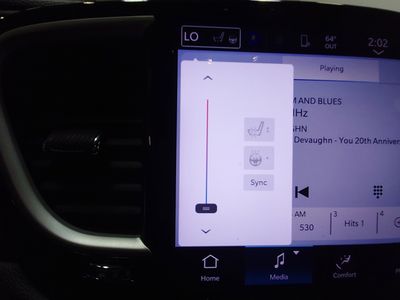 2023 Chrysler Pacifica — photo 18 view