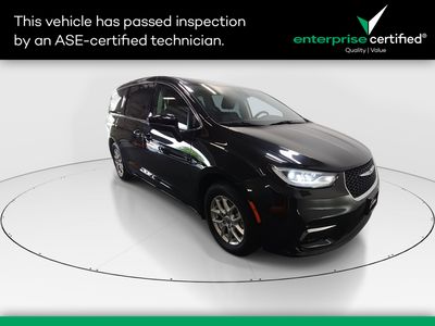 2023 Chrysler Pacifica Touring L FWD — front three-quarter view