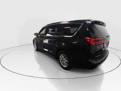 2023 Chrysler Pacifica — detail view