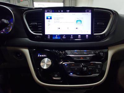 2023 Chrysler Pacifica — photo 20 view