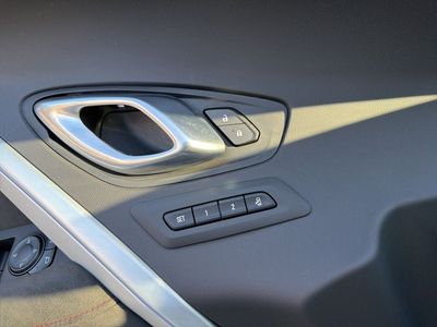 2021 Chevrolet Camaro - Photo 30