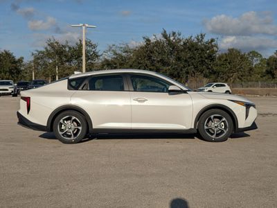 2025 Kia K4 - Photo 35