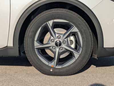 2025 Kia K4 - Photo 13