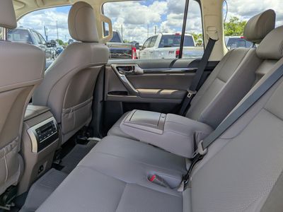 2023 Lexus GX — photo 15 view