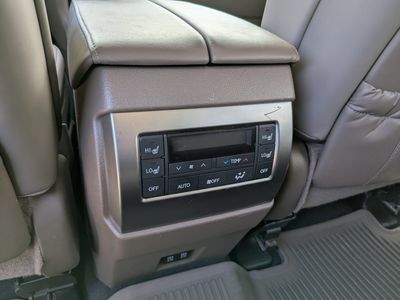 2023 Lexus GX — photo 14 view