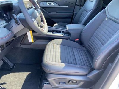 2026 Ford Explorer — photo 13 view
