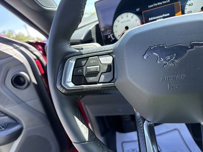 2025 Ford Mustang - Photo 16
