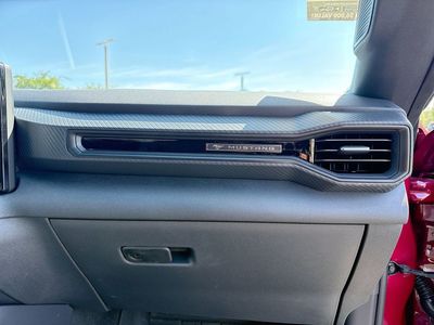 2025 Ford Mustang - Photo 27