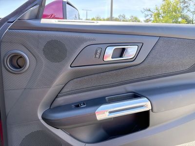 2025 Ford Mustang - Photo 24