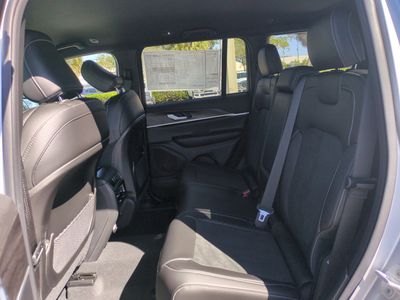 2026 Jeep Grand Cherokee — photo 15 view