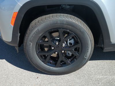 2026 Jeep Grand Cherokee — photo 11 view
