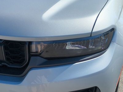 2026 Jeep Grand Cherokee — photo 10 view