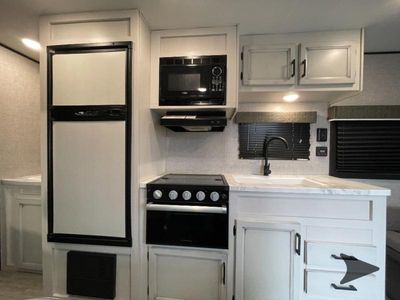 2022 Jayco Jay Flight SLX — photo 14 view