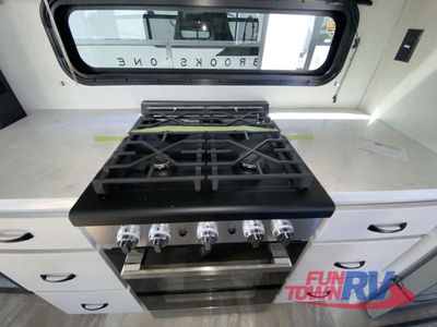 2025 Coachmen RV Brookstone - Photo 18