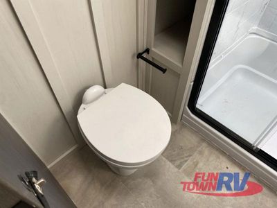 2025 Coachmen RV Brookstone - Photo 43