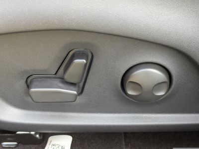 2026 Jeep Compass — photo 17 view
