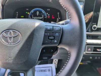 2025 Toyota Camry — photo 17 view
