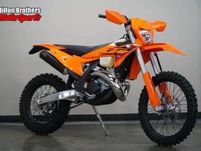 2026 KTM 300 XC-W — front three-quarter view