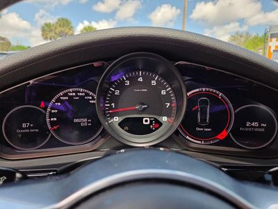 2018 Porsche Panamera — photo 15 view