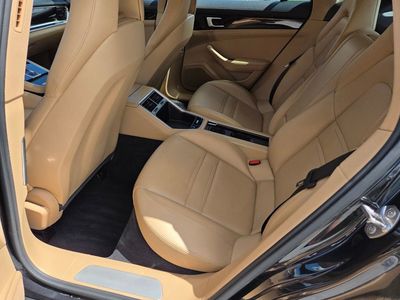 2018 Porsche Panamera — photo 23 view