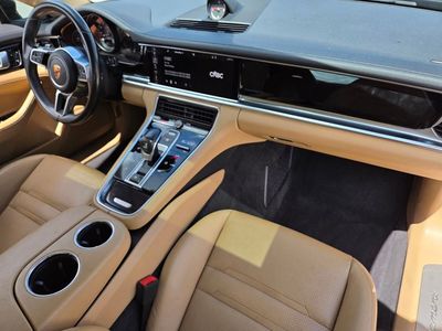 2018 Porsche Panamera — photo 30 view