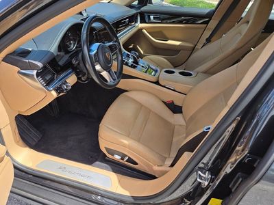 2018 Porsche Panamera — photo 10 view