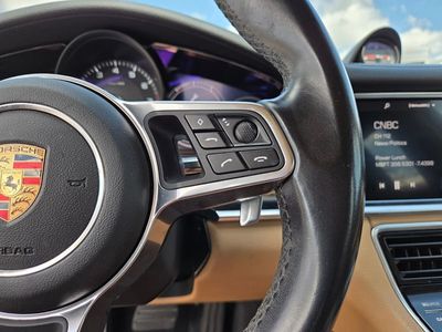 2018 Porsche Panamera — photo 17 view
