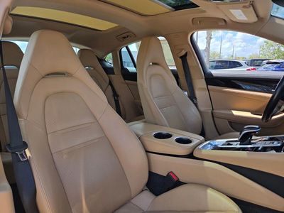 2018 Porsche Panamera — photo 31 view