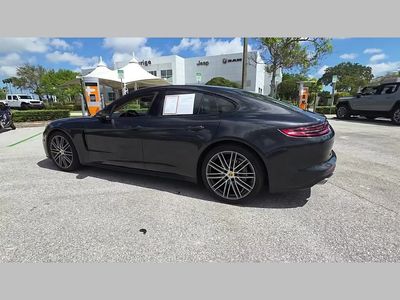 2018 Porsche Panamera — photo 42 view