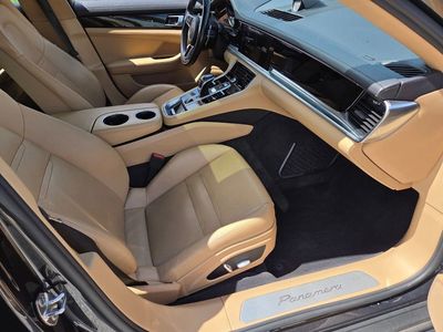 2018 Porsche Panamera — photo 29 view