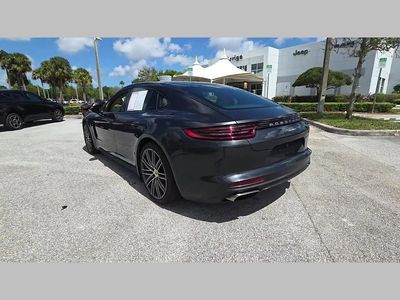 2018 Porsche Panamera — photo 40 view
