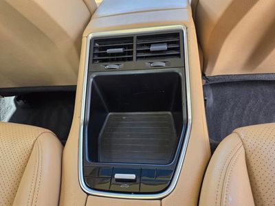 2018 Porsche Panamera — photo 28 view