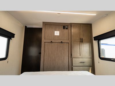 2025 Forest River RV Cherokee Arctic Wolf — photo 19 view