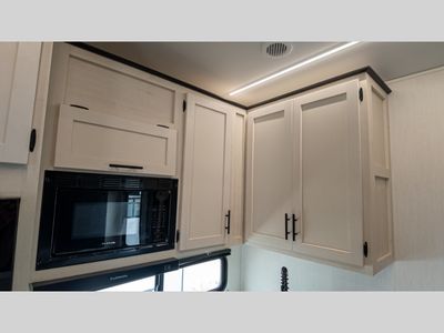 2025 Forest River RV Cherokee Arctic Wolf — photo 33 view