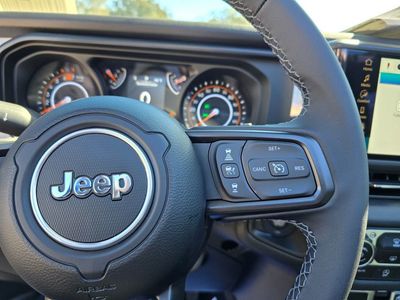 2025 Jeep Wrangler — photo 19 view