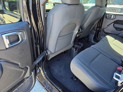 2025 Jeep Wrangler — photo 28 view