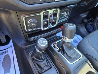 2025 Jeep Wrangler — photo 26 view