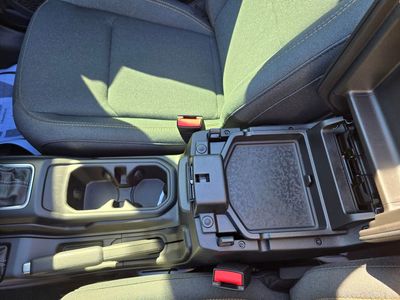2025 Jeep Wrangler — photo 24 view