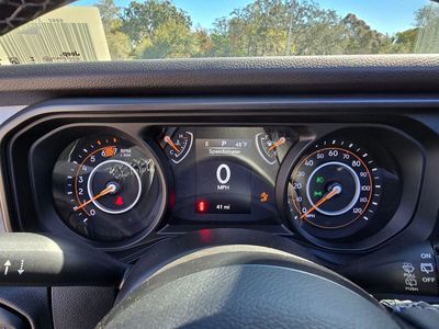 2025 Jeep Wrangler — photo 20 view