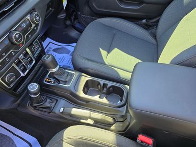 2025 Jeep Wrangler — photo 23 view