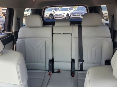 2025 Hyundai Santa Fe — photo 15 view