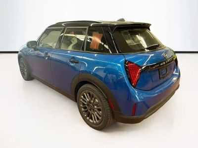 2026 MINI 4 DOOR — interior view
